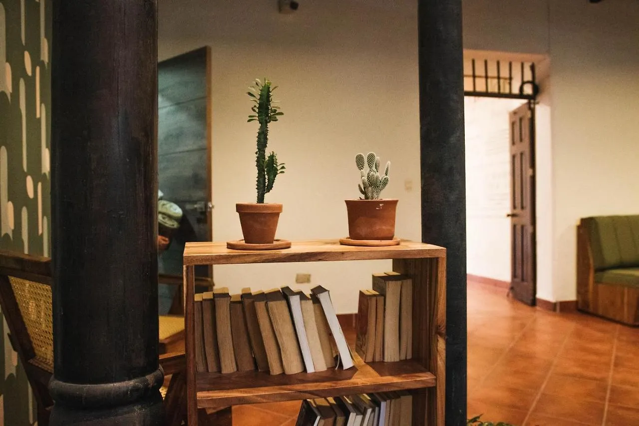Flore Hostel Antigua Guatemala